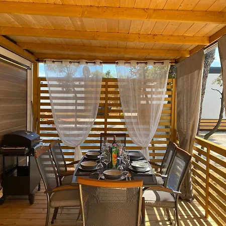 De Luxe M&d Biograd Na Moru